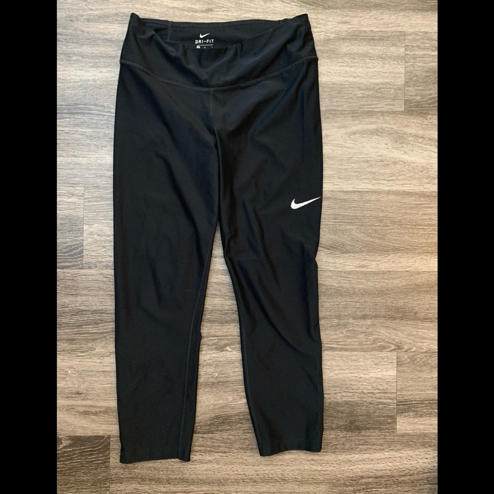 Nike Dri Fit Leggings Size Medium CROP